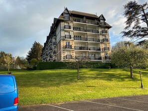 Exterior - Appartement au Calme à Deux pas de la Plage (Villers-sur-Mer)