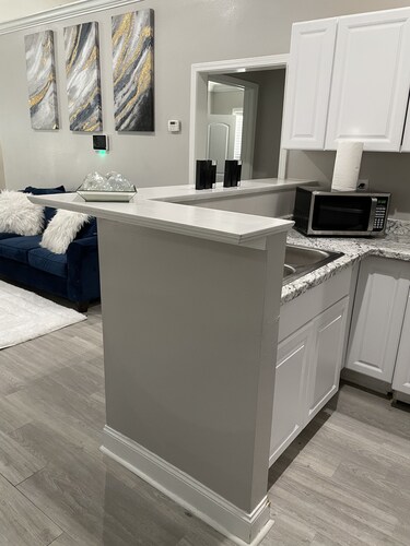 Charming 2 Bed/2 Bath Home 5 Minutes from LSU in Vibrant Baton Rouge, Louisiana!