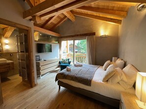 4 habitaciones, insonorización y tabla de planchar con plancha 