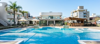 Bombinhas Makkai 度假村