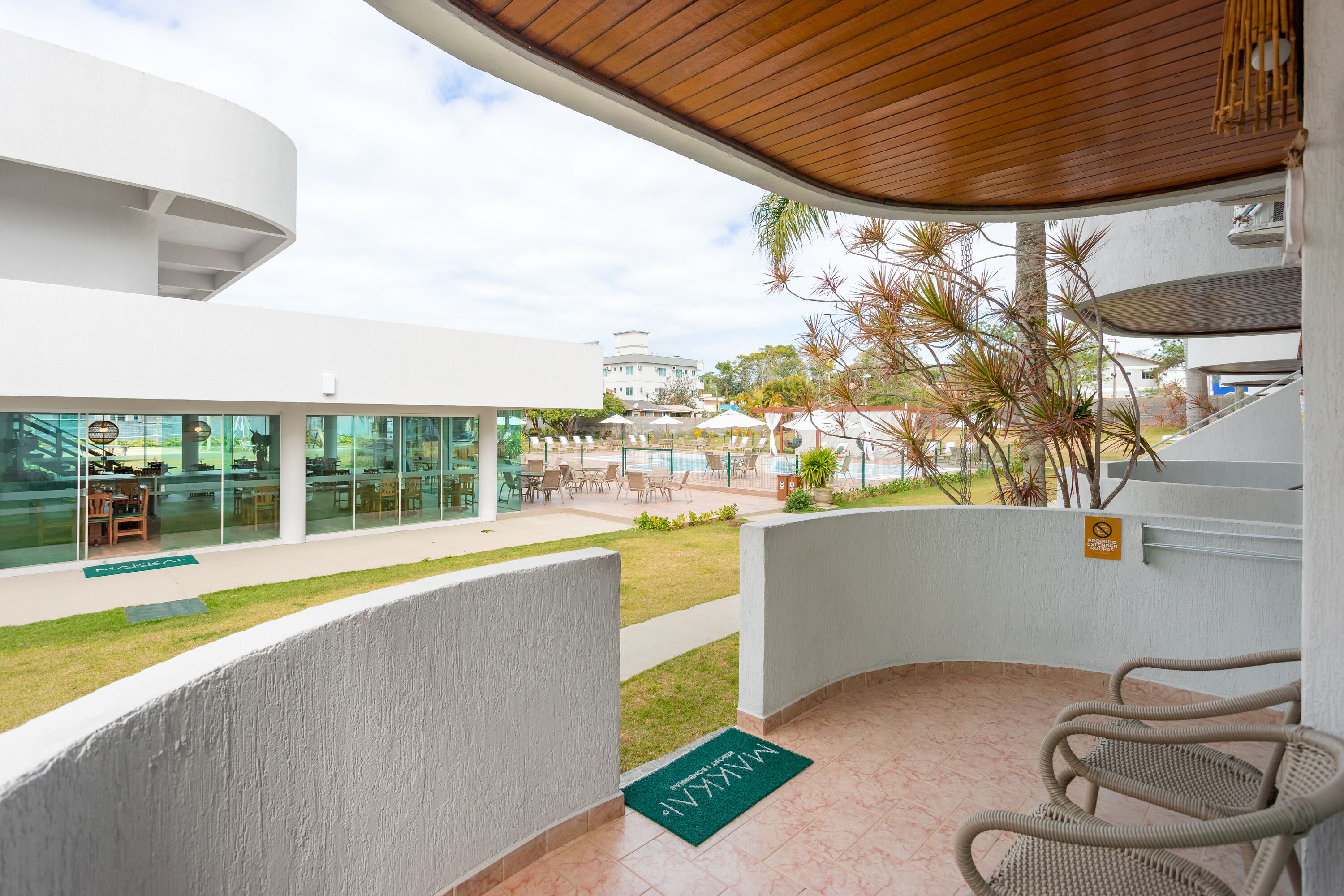 Premium Room | Minibar, desk, laptop workspace, blackout drapes