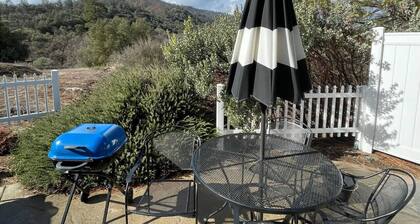 The Funky Chicken - Hot Tub - BBQ - Sleeps 4