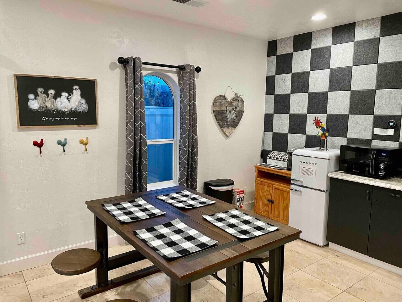 Refrigerador, microondas, parrilla de estufa y lavavajillas 