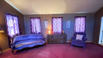 8 camere, una scrivania, Wi-Fi gratuito, lenzuola