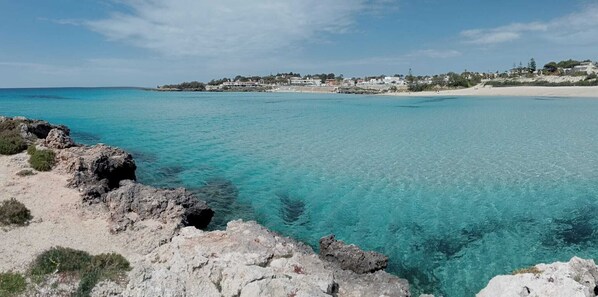 Plage à proximité, chaises longues