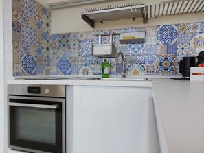 Réfrigérateur, four, plaque de cuisson, lave-vaisselle