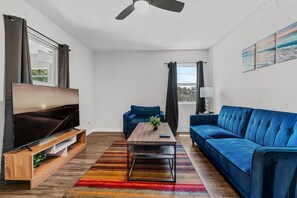 Apartment | 2 bedrooms, WiFi - Modern 2BR Near UT Hyde Park Evonify (Austin)