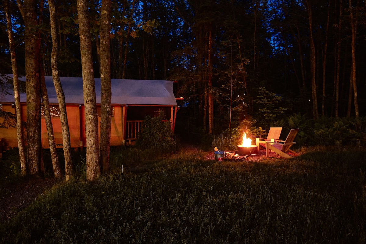 Tent | Een kluis op de kamer, gratis babybedden, gratis wifi, beddengoed