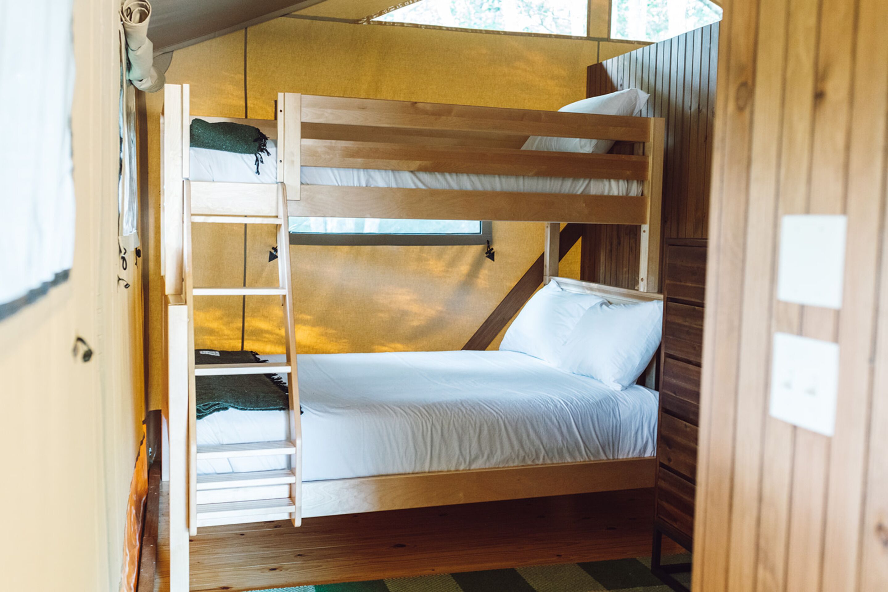 birch tent | in-room safe, free cots/infant beds, free wifi, bed sheets