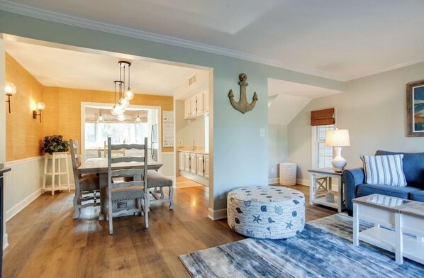 TV connectée, livres, écrans d'ordinateur