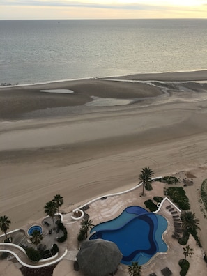 Na praia
