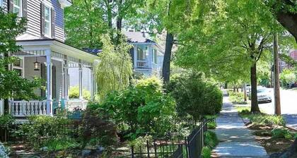 Cozy Historic Oakwood Duplex