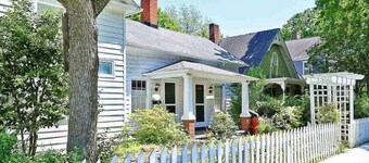 Cozy Historic Oakwood Duplex
