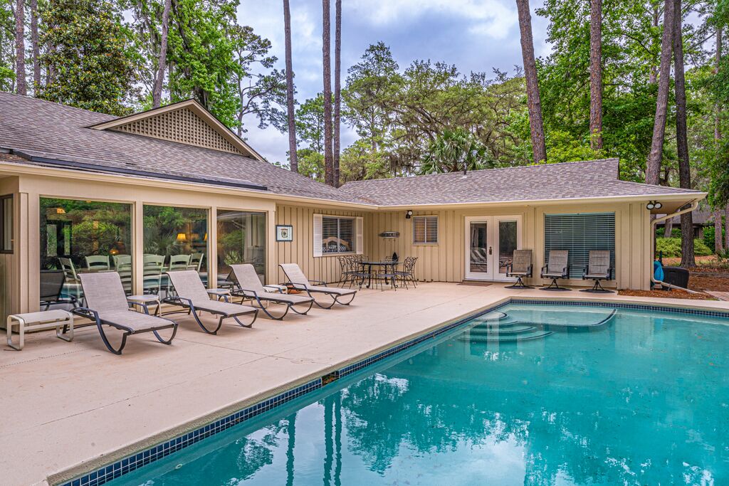 Sea Pines Home | Private Pool | Guest House | Gas Grill | Golf Course Views