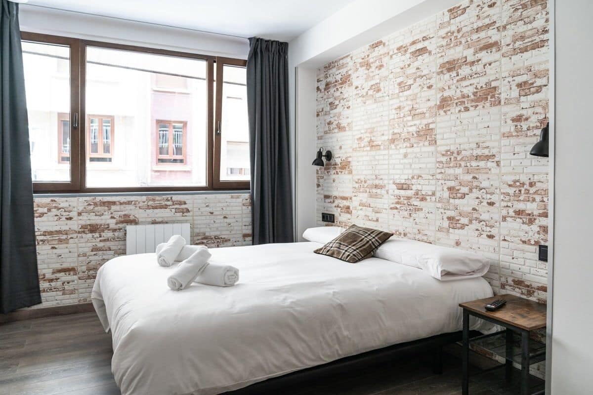 Business Double Room, 2 Bedrooms | Desk, laptop workspace, free WiFi, bed sheets