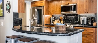 Ski in Ski Out 3 Bedrm 3 Bath fully remodeled Sierra Megeve #5 Condo Steps to Canyon Lodge Sleeps 8