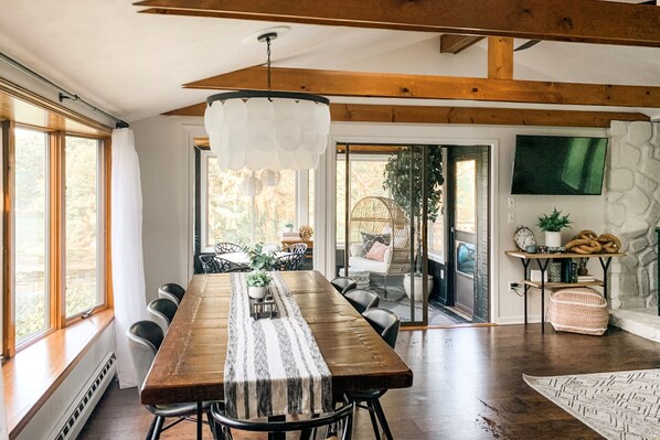 Dining - Port Bay Modern Lake House (Huron)