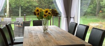 House in Mt Pocono, hot tub, arcade, ski & golf near by. 