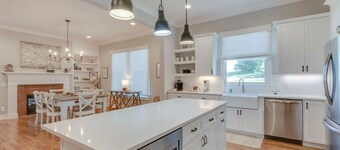 Superstar Country Retreat - Historic Franklin Home