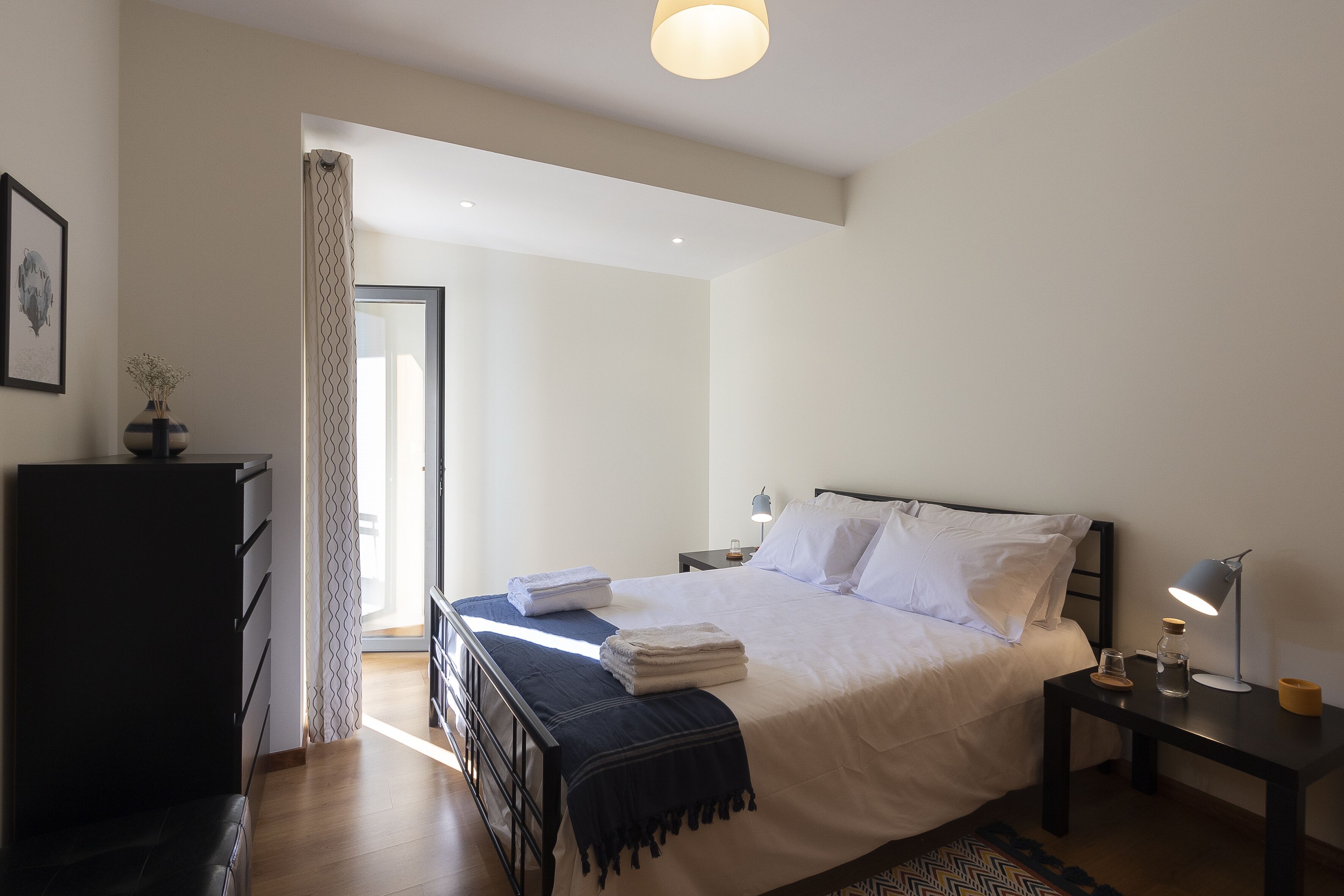 2 bedrooms, iron/ironing board, free WiFi, bed sheets