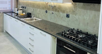 Beautiful Apartment - Family and Group of Friends