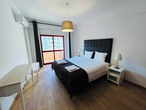 2 bedrooms, iron/ironing board, Internet, bed sheets