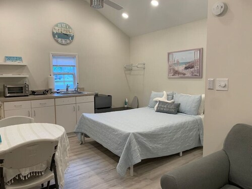 Private Beachy Tiny Home