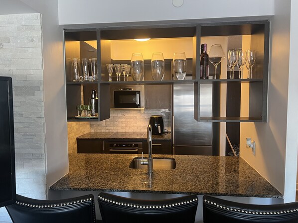 Fridge, microwave, oven, stovetop
