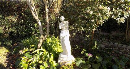 Royan - BUNGALOW with enclosed garden - RESIDENTIAL AREA