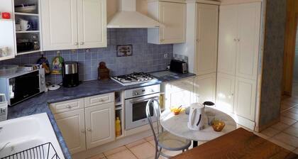 Royan - BUNGALOW with enclosed garden - RESIDENTIAL AREA