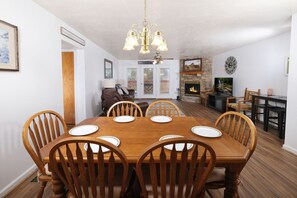Dining - Cole's Condo | By Colonial Properties (Pigeon Forge)