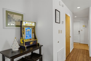 Games room - Cole's Condo: Comfort, Cozy, Convenient (Pigeon Forge)