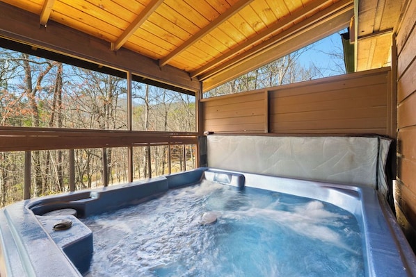 Outdoor spa tub