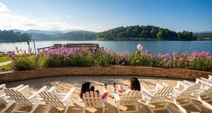 Ground floor condo w/water views, central AC, fireplace, patio, WiFi, pool