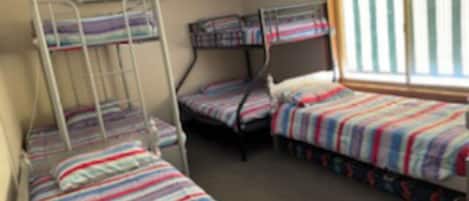 3 camere