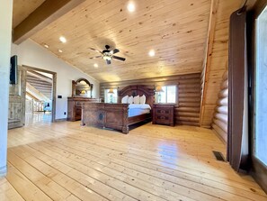 6 bedrooms, iron/ironing board, travel cot, WiFi