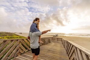 Una spiaggia nelle vicinanze