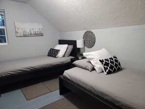 4 bedrooms, iron/ironing board, travel crib, free WiFi