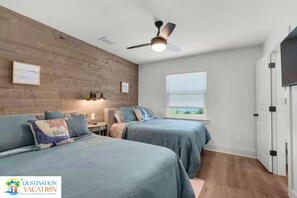 3 bedrooms, iron/ironing board, travel crib, WiFi - Steps to the Beach 3BR Coastal Home Sleeps 10 (Port Saint Joe)