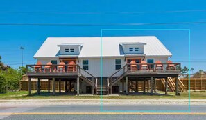 Exterior - Steps to the Beach 3BR Coastal Home Sleeps 10 (Port Saint Joe)