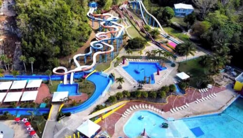 Catch some waves and chill, with high speed Wi-fi, washer & dryer.