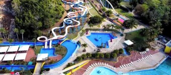 Catch some waves and chill, with high speed Wi-fi, washer & dryer.