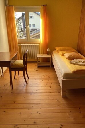 4 bedrooms, travel cot, free WiFi, bed sheets