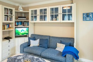 Télévision, lecteur de DVD, chaîne hi-fi