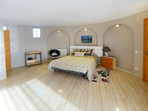 3 Schlafzimmer, Bügeleisen/Bügelbrett, Reisekinderbett, kostenloses WLAN