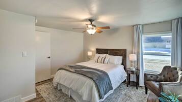 4 Schlafzimmer, Schreibtisch, Bügeleisen/Bügelbrett, Reisekinderbett