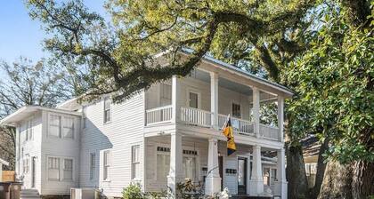 Old Dauphin Way Historic Home - Unit 1