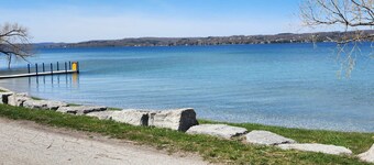 Red Timbers Near Beaches and Wineries