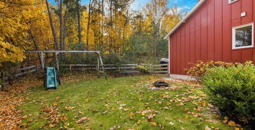 Red Timbers Near Beaches and Wineries