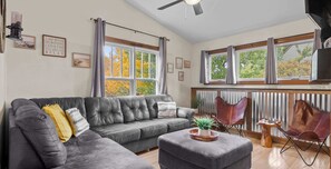 TV, fireplace - Red Timbers Near Beaches and Wineries (Traverse City)